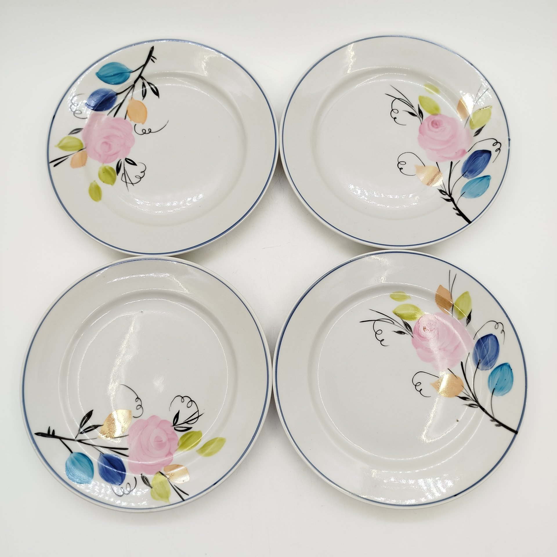 Набор десертных тарелок "Роза" на 4 персоны