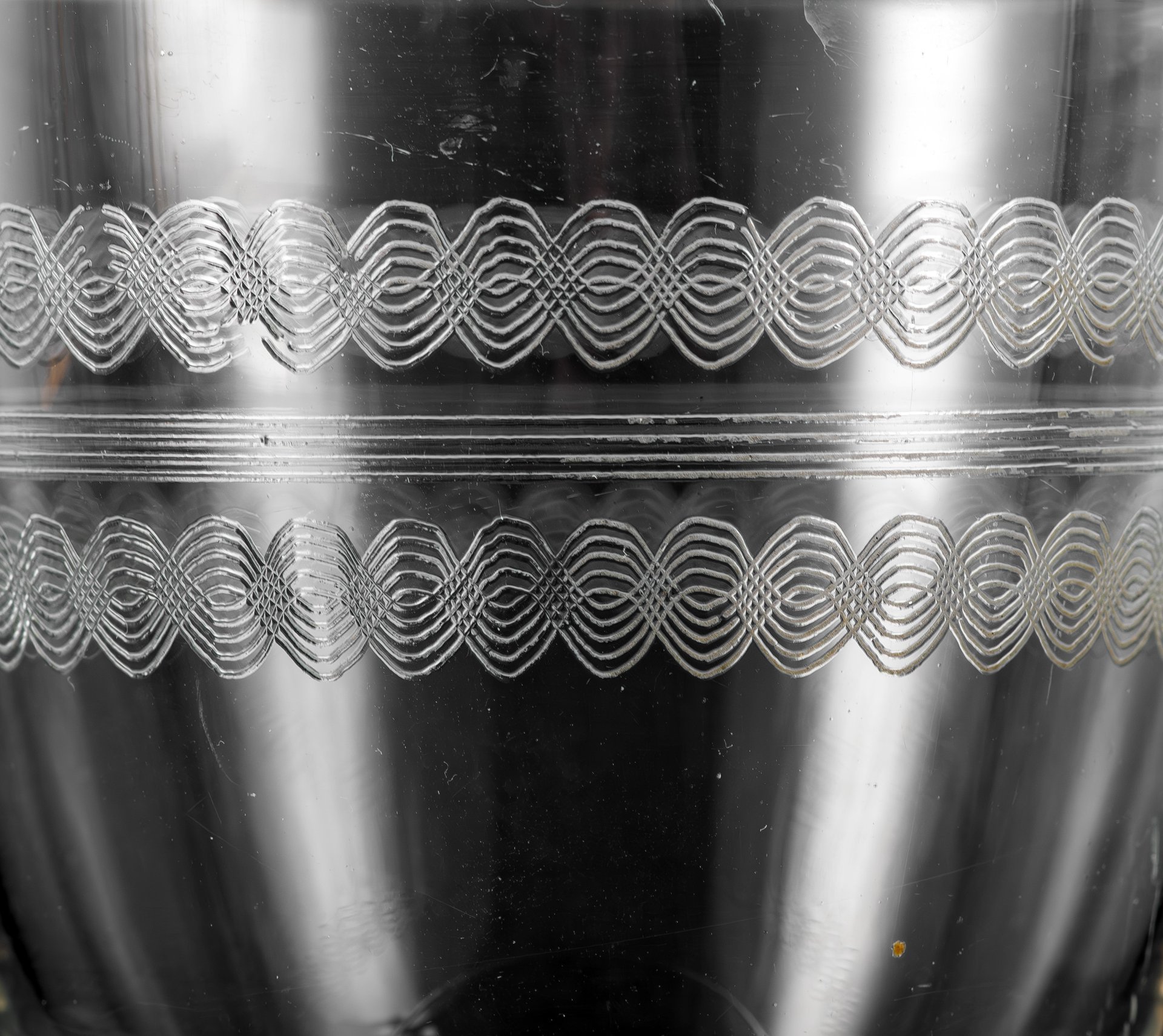 Бокал с орнаментальным декором, стекло, выдувание, травление, Акционерное общество Мальцовских заводов, Российская империя, 1900-1930 гг.