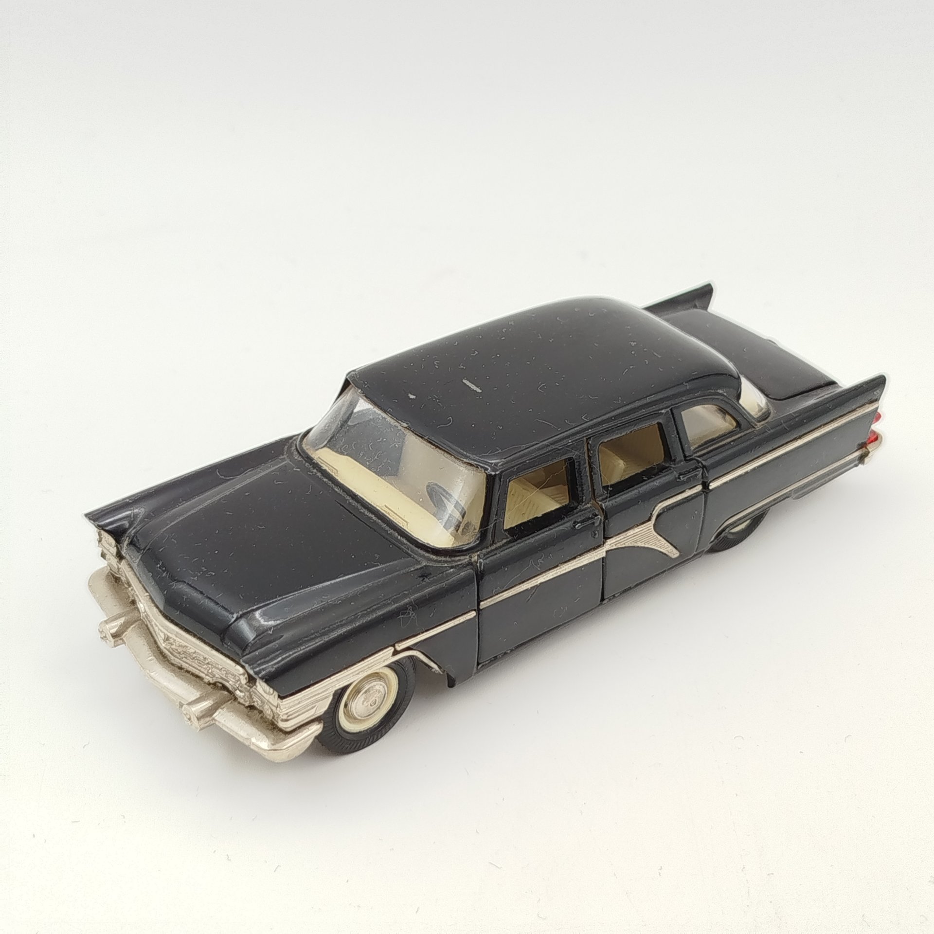 Модель автомобиля ГАЗ-13 "Чайка" (№ А-15)