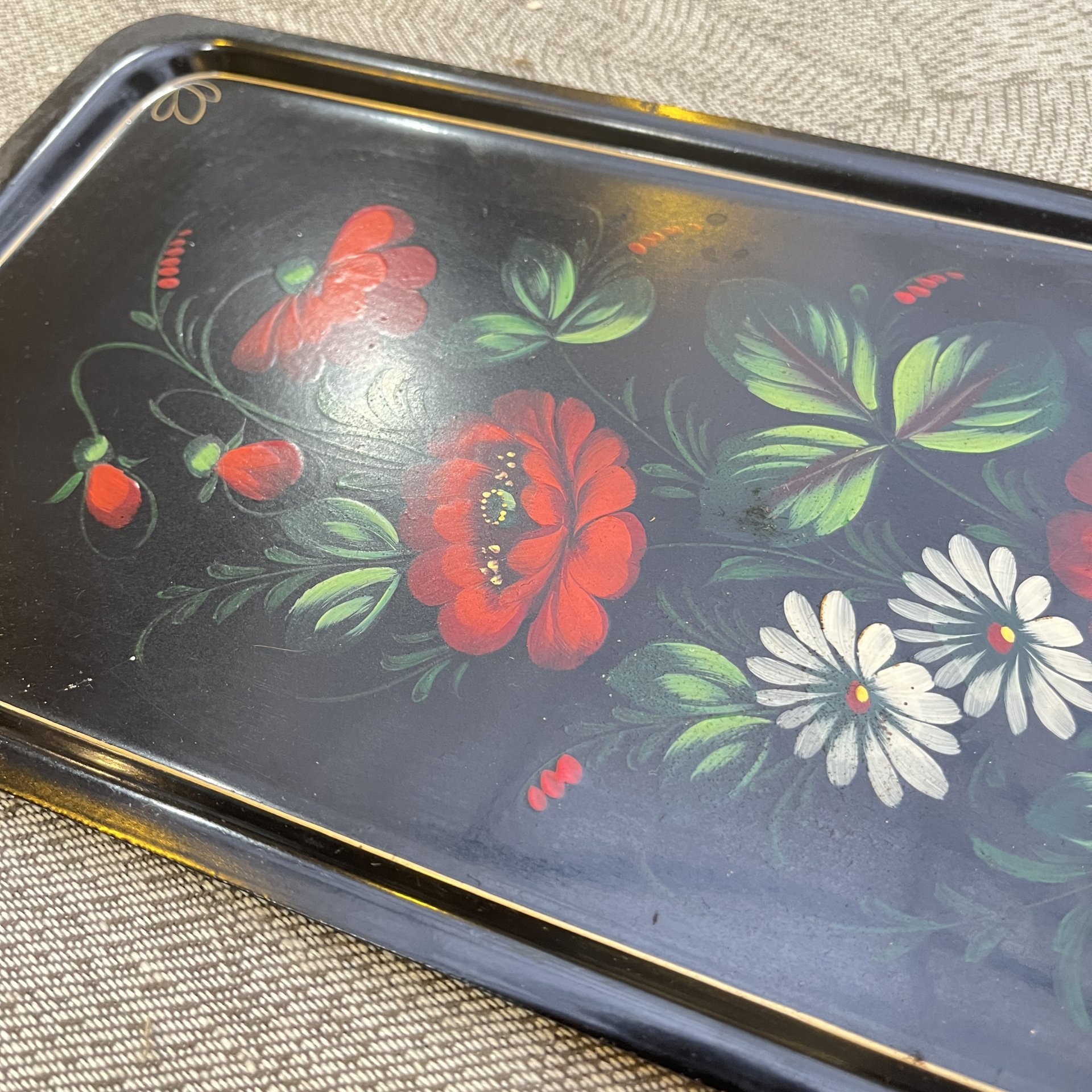 Поднос прямоугольной формы с цветным декором, жесть, роспись, Жостовская фабрика декоративной росписи, СССР, 1960-1980 гг.