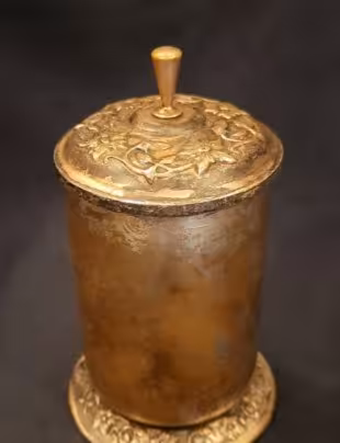Настольная сигаретница