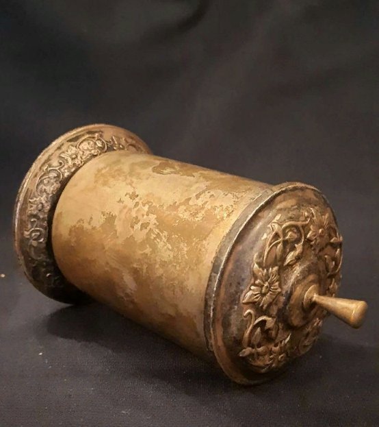 Настольная сигаретница