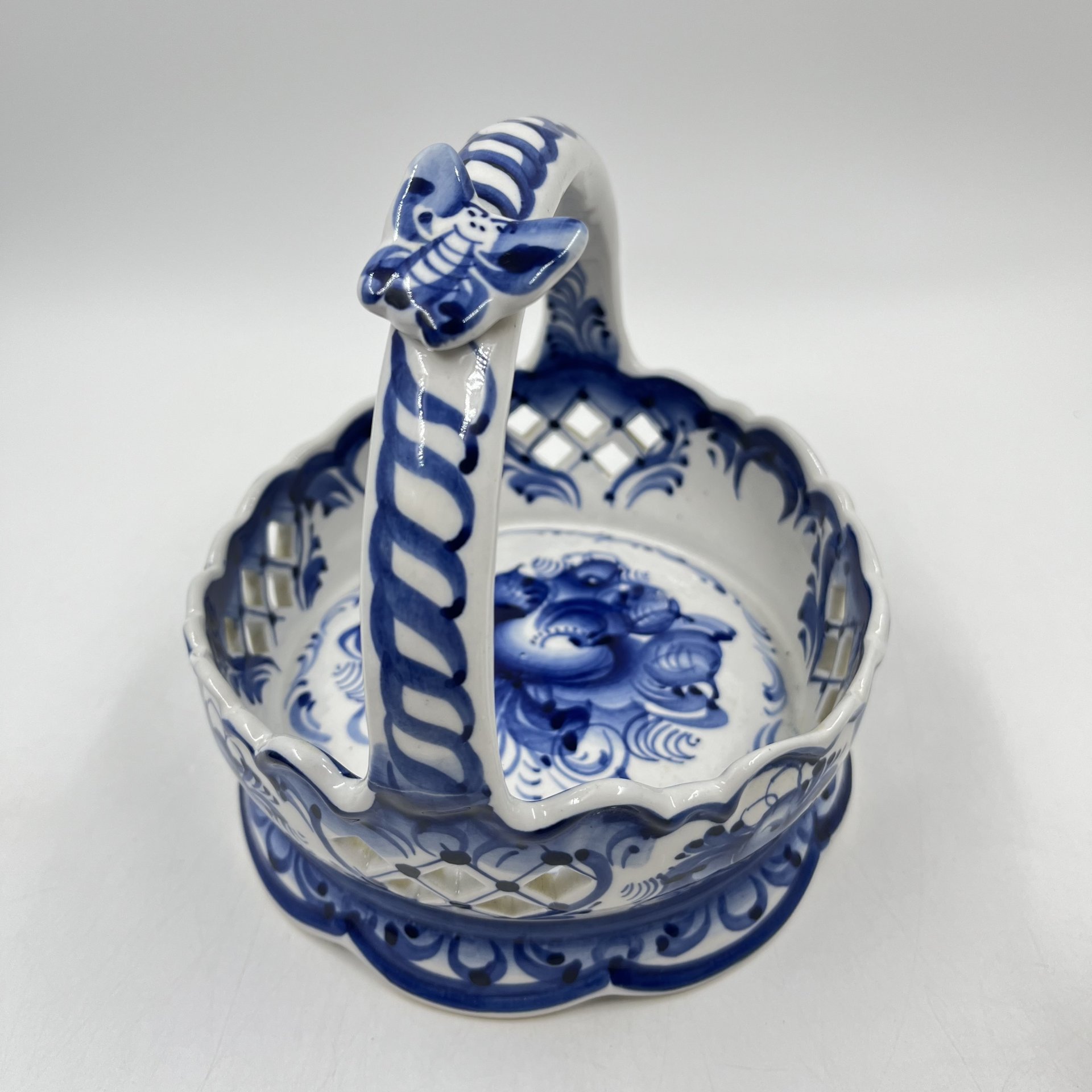 Конфетница "Корзинка", Гжель, авт. М. Пулемётов