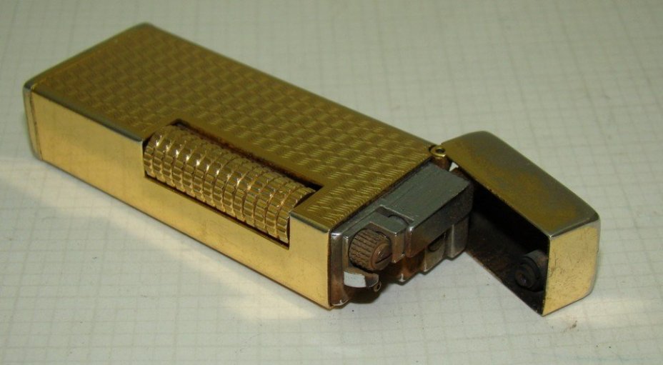 Зажигалка газовая