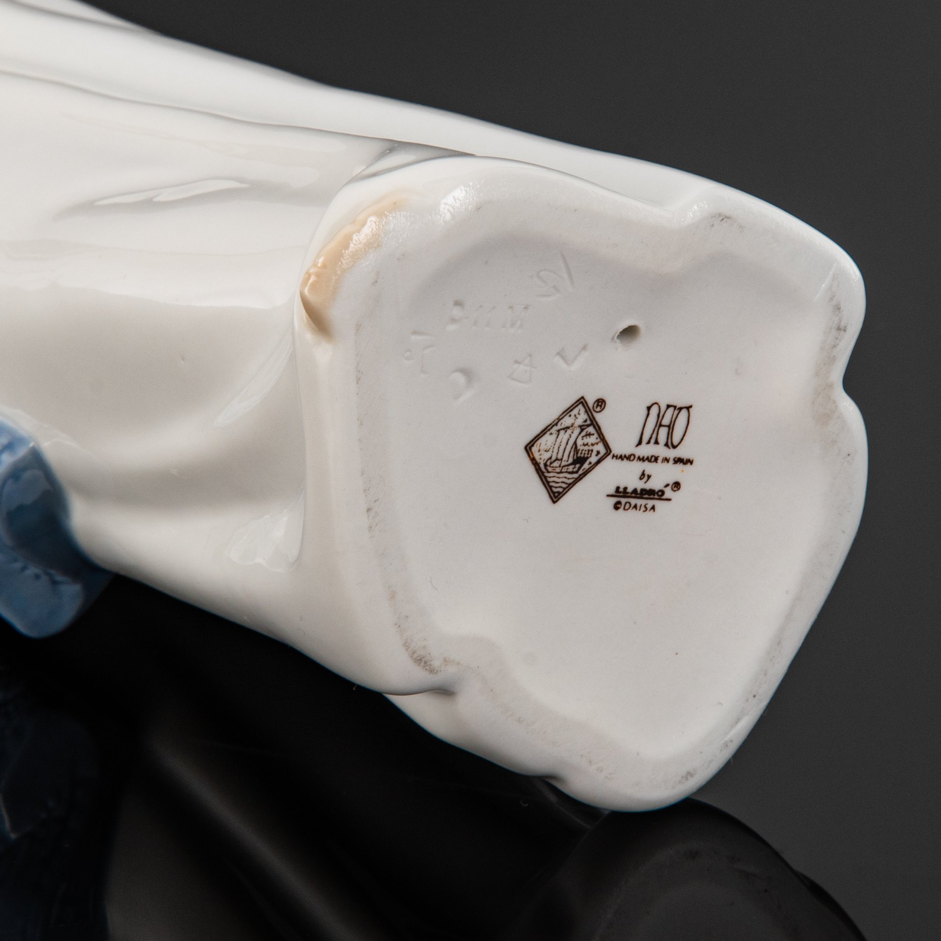 Статуэтка "Мальчик в ночной рубашке", фарфор, роспись, NAO Porcelain, Испания, 1970-2000 гг.