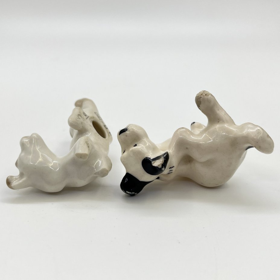Набор из 2-х миниатюрных статуэток "Дворняжки" (под реставрацию), фарфор, роспись, Ленинградский фарфоровый завод (ЛФЗ), СССР, 1970-1980 гг.
