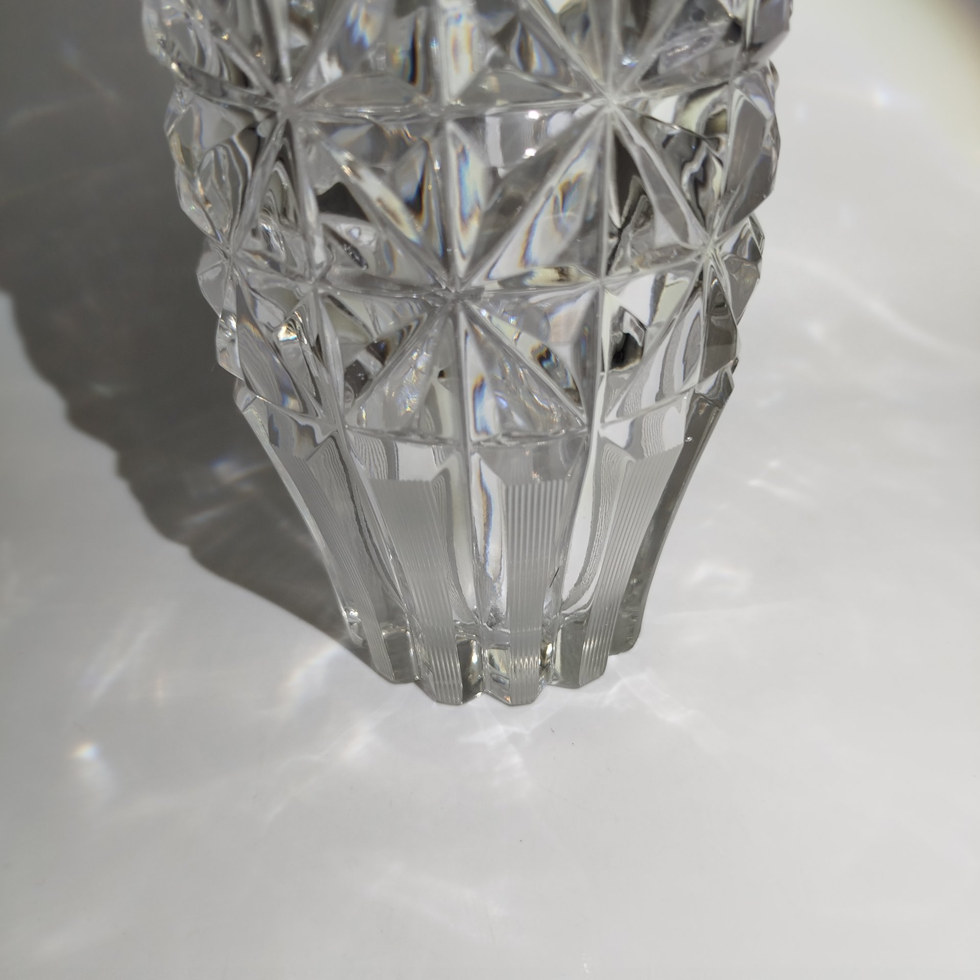 Ваза для цветов с резным геометрическим декором, хрусталь, алмазная грань, Завод «Красный Гигант», СССР, 1970-1990 гг.