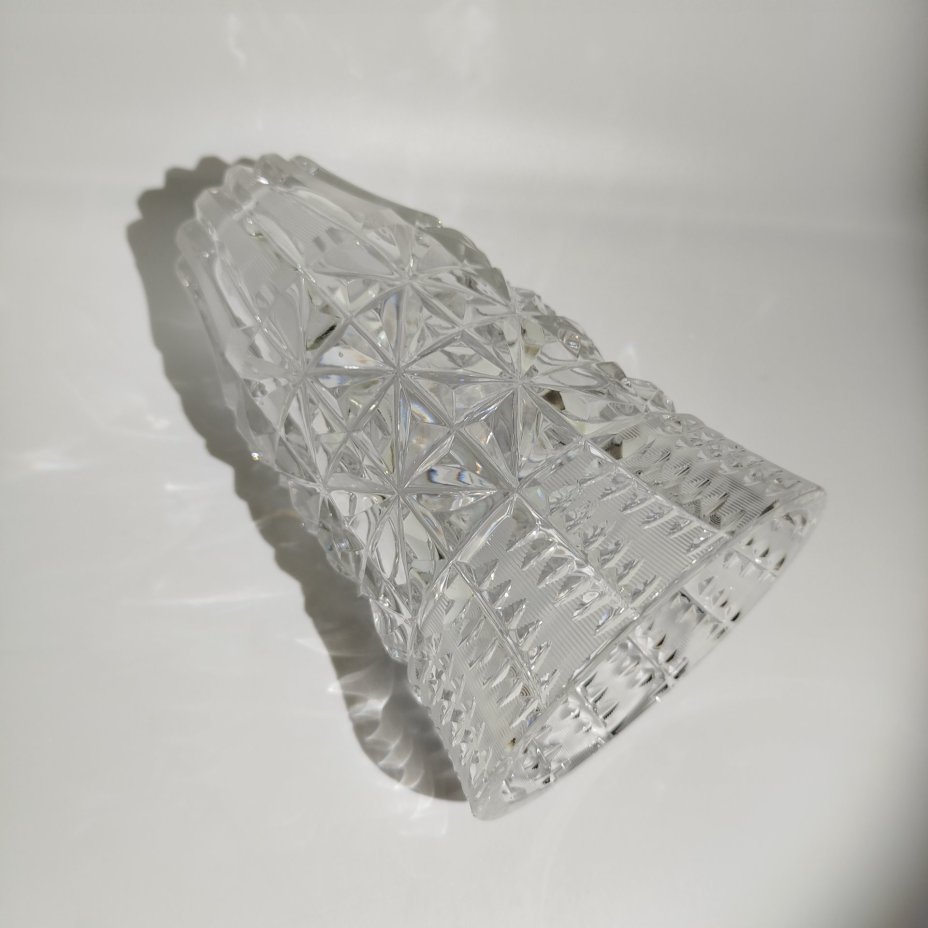 Ваза для цветов с резным геометрическим декором, хрусталь, алмазная грань, Завод «Красный Гигант», СССР, 1970-1990 гг.