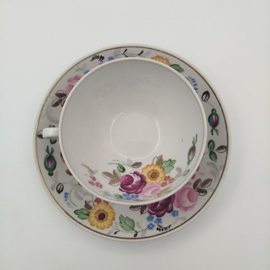 Пара чайная с двусторонним расписным цветочным декором в русском стиле, фарфор, роспись, золочение, Фарфоровый завод «Пролетарий» (Бронница, Мста), СССР, 1953-1958 гг.