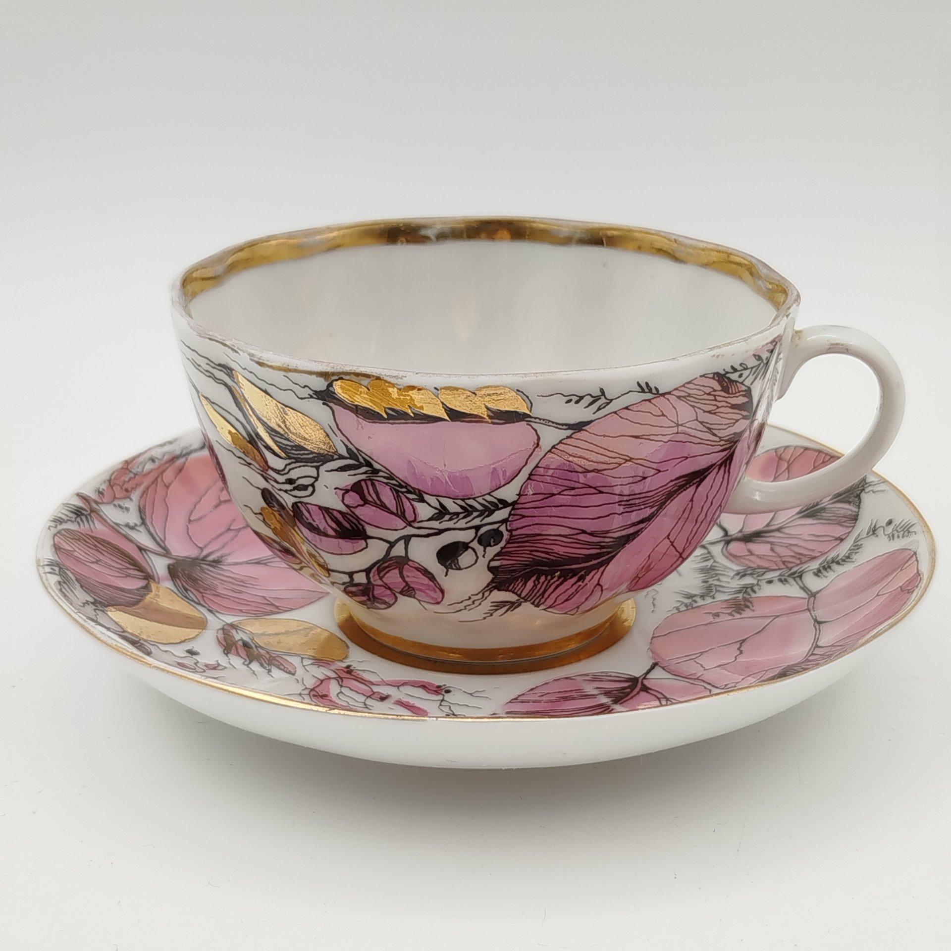 Пара чайная "Времена года" (форма "Тюльпан"), автор рисунка Н.П. Славина, фарфор, деколь, люстр, золочение, Ленинградский фарфоровый завод (ЛФЗ), СССР, 1970-1992 гг.