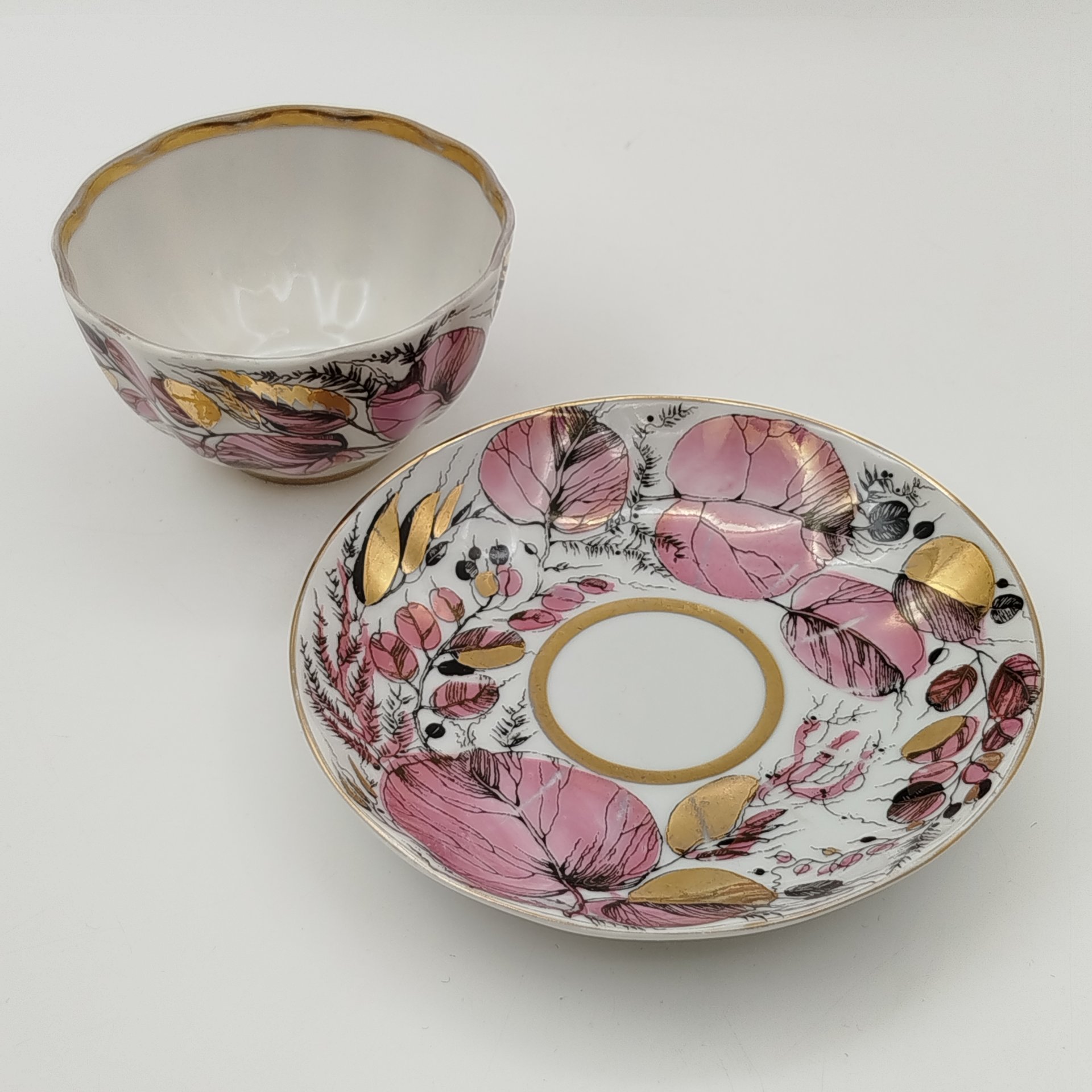 Пара чайная "Времена года" (форма "Тюльпан"), автор рисунка Н.П. Славина, фарфор, деколь, люстр, золочение, Ленинградский фарфоровый завод (ЛФЗ), СССР, 1970-1992 гг.