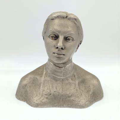 Бюст «Н.К. Крупская», скульптор П.М. Криворуцкий, Завод художественного литья «Монументскульптура» (ЛЗХЛ)