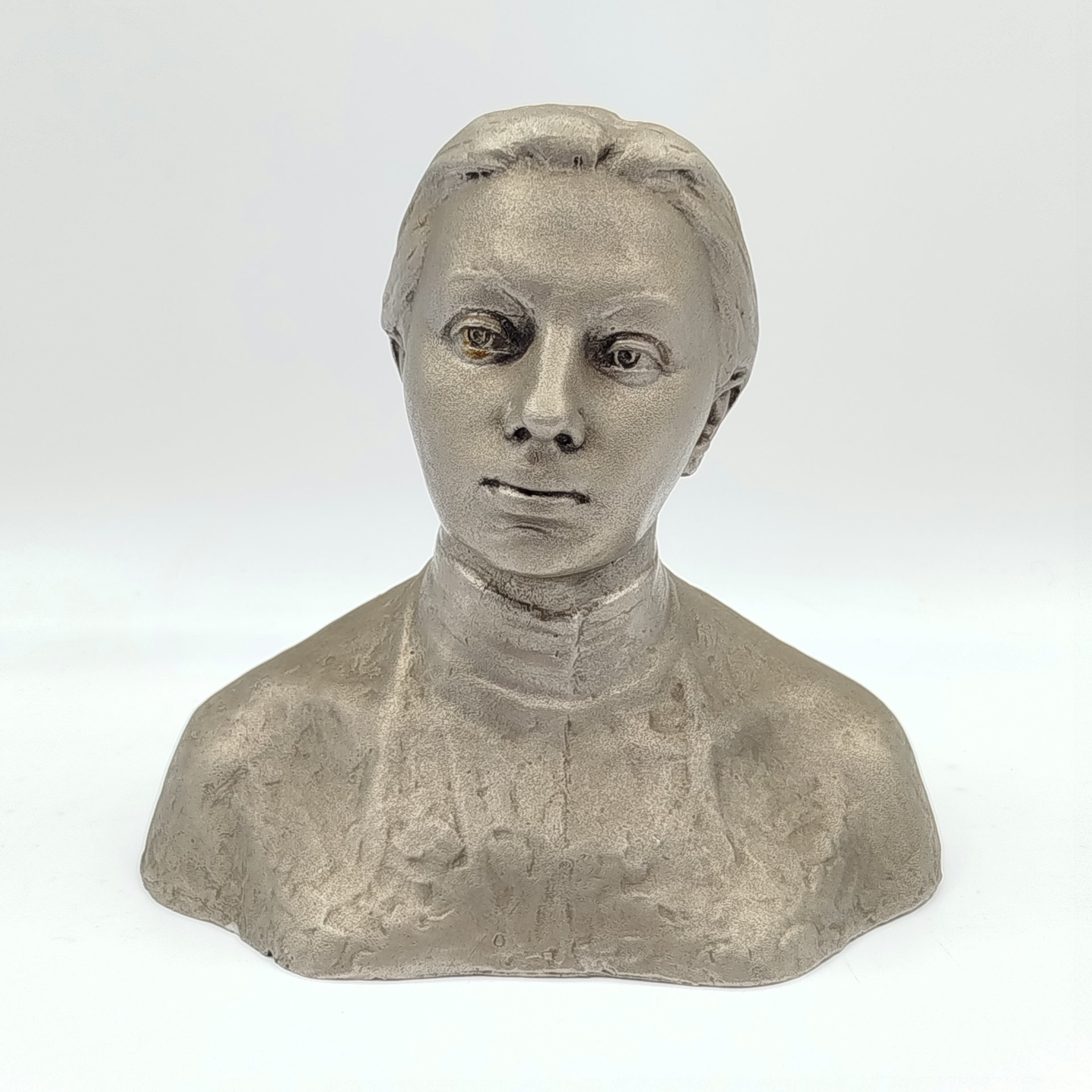 Бюст «Н.К. Крупская», скульптор П.М. Криворуцкий, Завод художественного литья «Монументскульптура» (ЛЗХЛ)