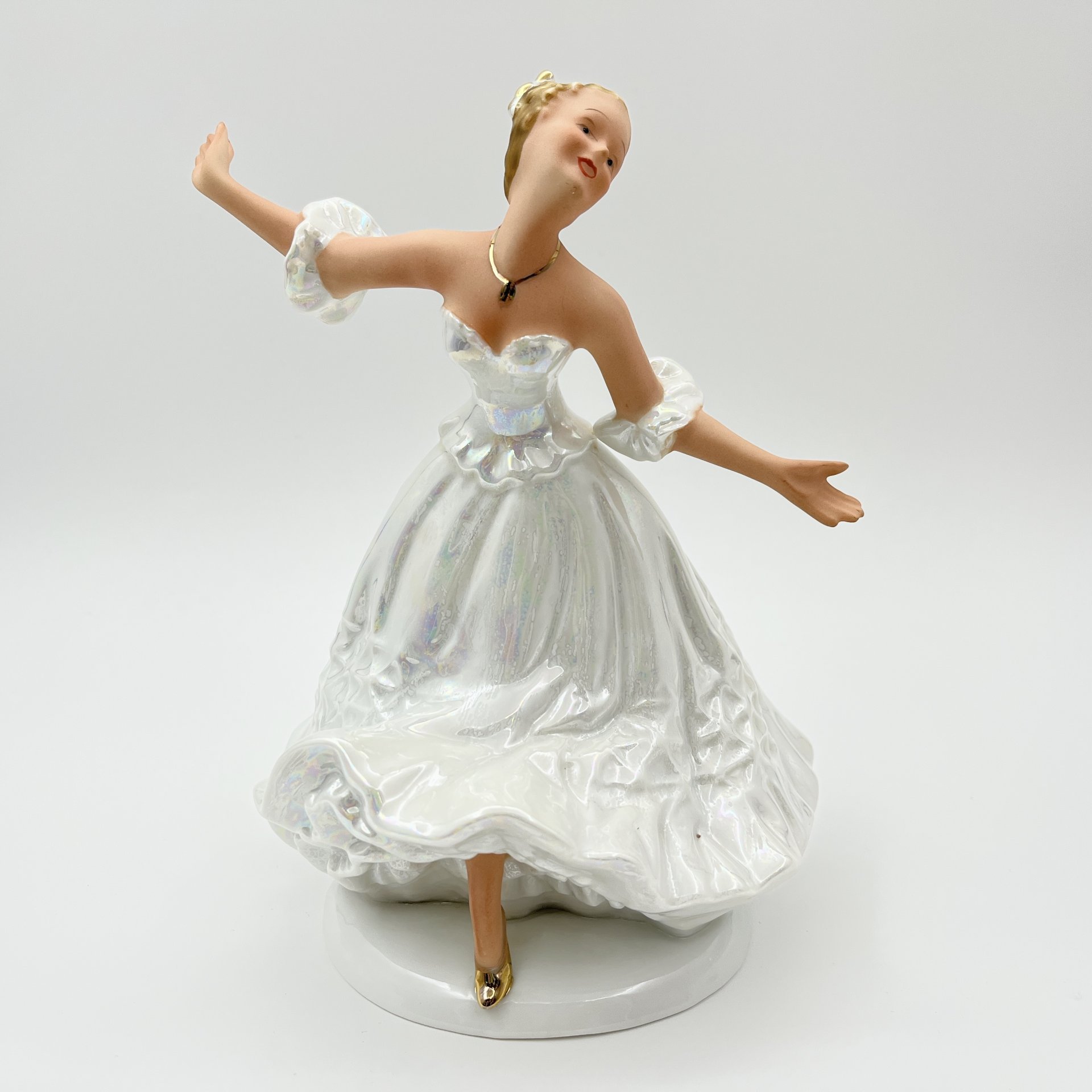 Статуэтка "Танцовщица" ("Балерина"), фарфор, роспись, люстр, Германия, 1970-1990 гг.