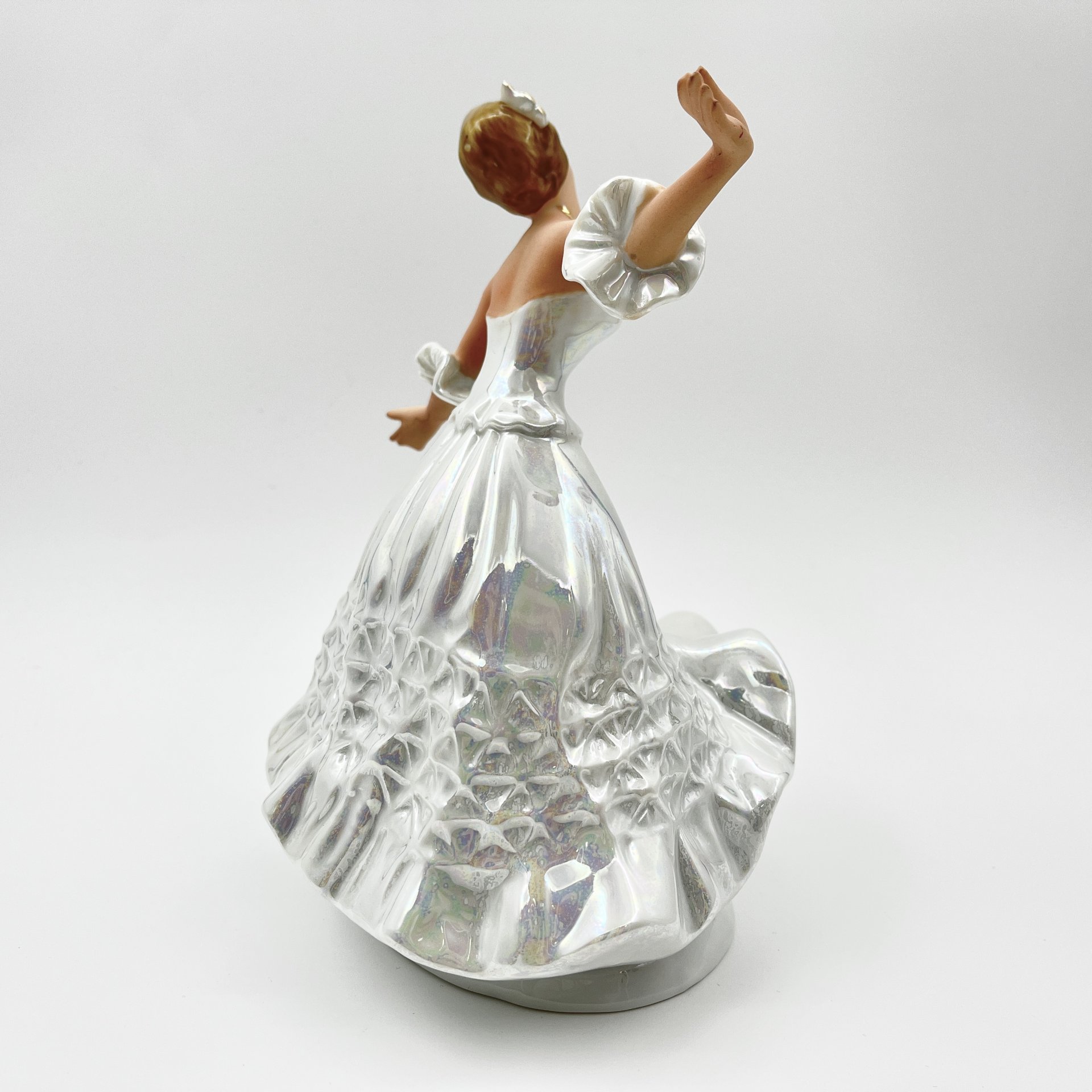 Статуэтка "Танцовщица" ("Балерина"), фарфор, роспись, люстр, Германия, 1970-1990 гг.