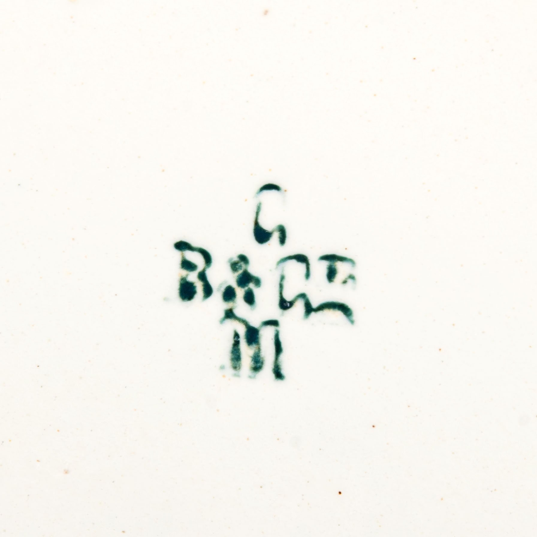 Блюдо декоративное с изображением сцены у таверны, Creil and Montereau Barluet and Co