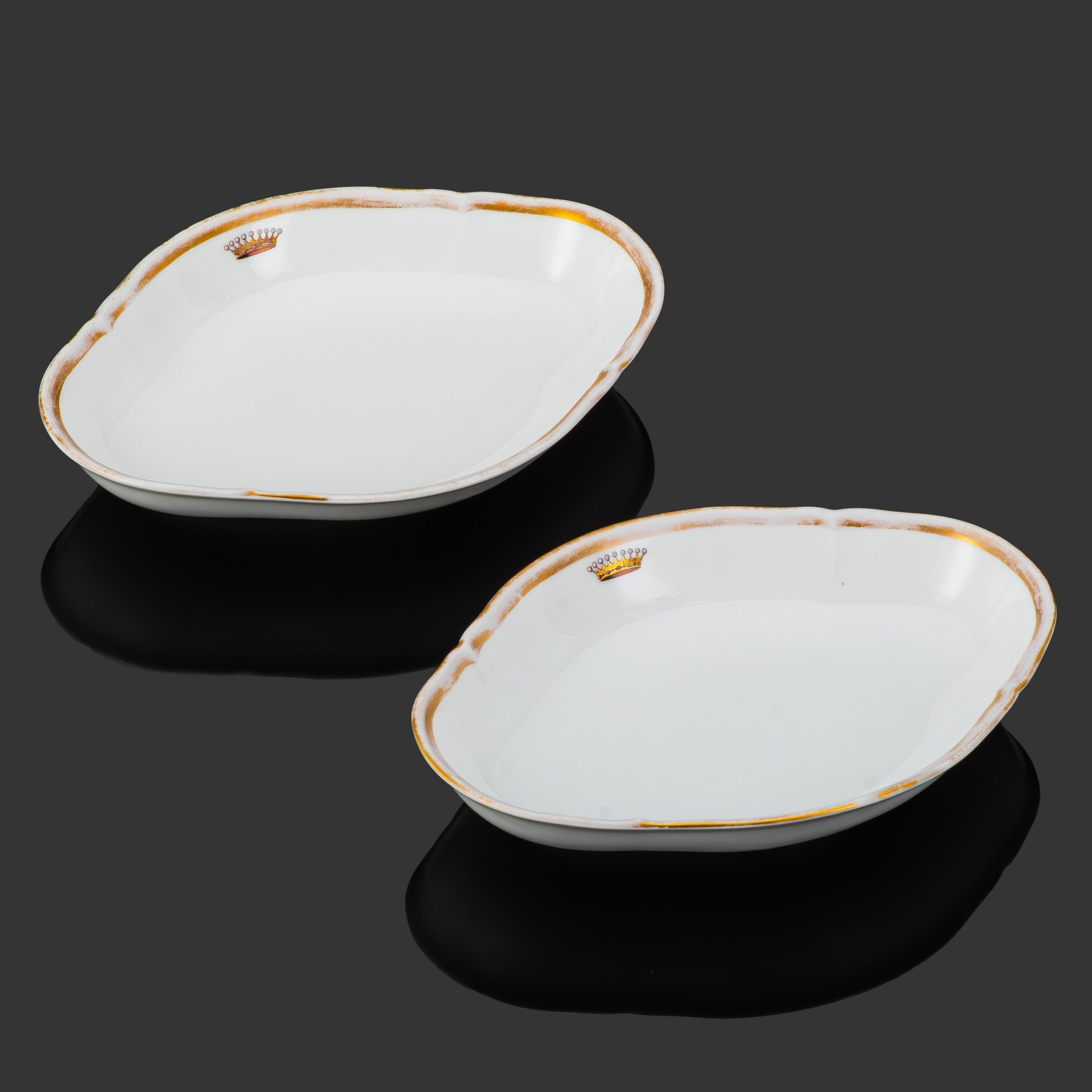 Набор из двух розеток для сервировки с декором в виде короны, фарфор, роспись, золочение, KPM (Königliche Porzellan-Manufaktur), Германия, 1870-1890 гг.