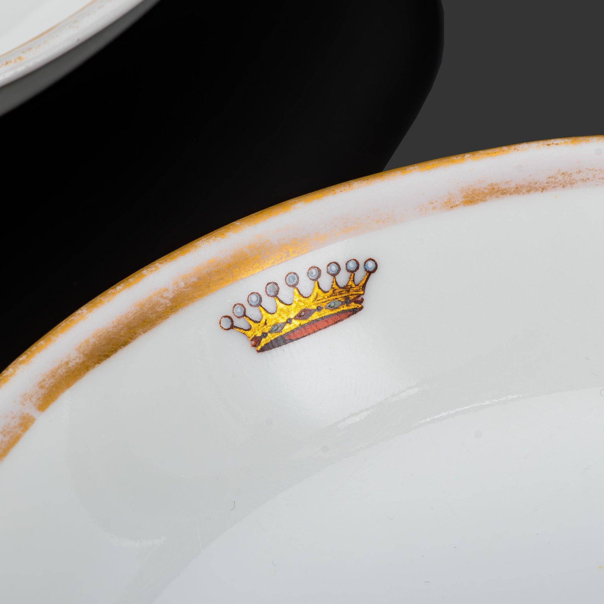 Набор из двух розеток для сервировки с декором в виде короны, фарфор, роспись, золочение, KPM (Königliche Porzellan-Manufaktur), Германия, 1870-1890 гг.