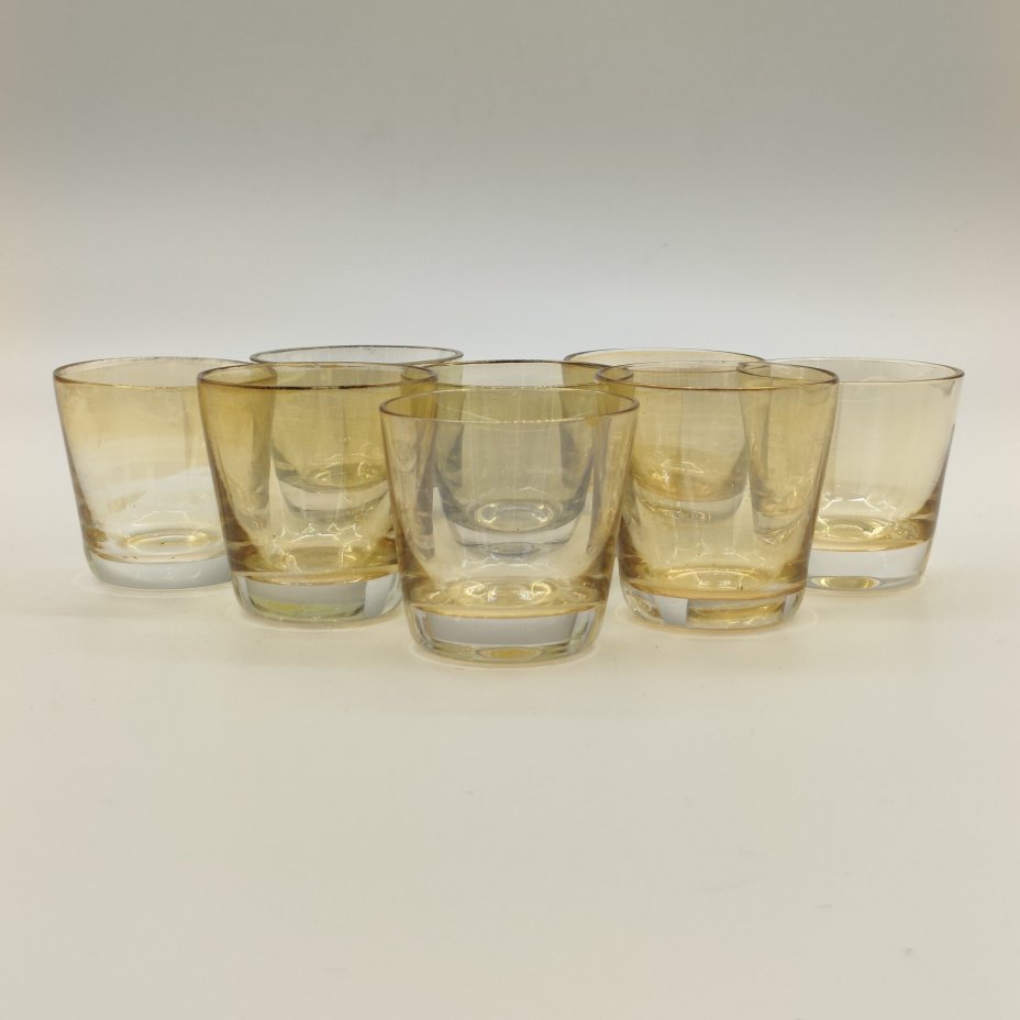 Набор стопок желтого оттенка на 8 персон, цветное стекло, золочение