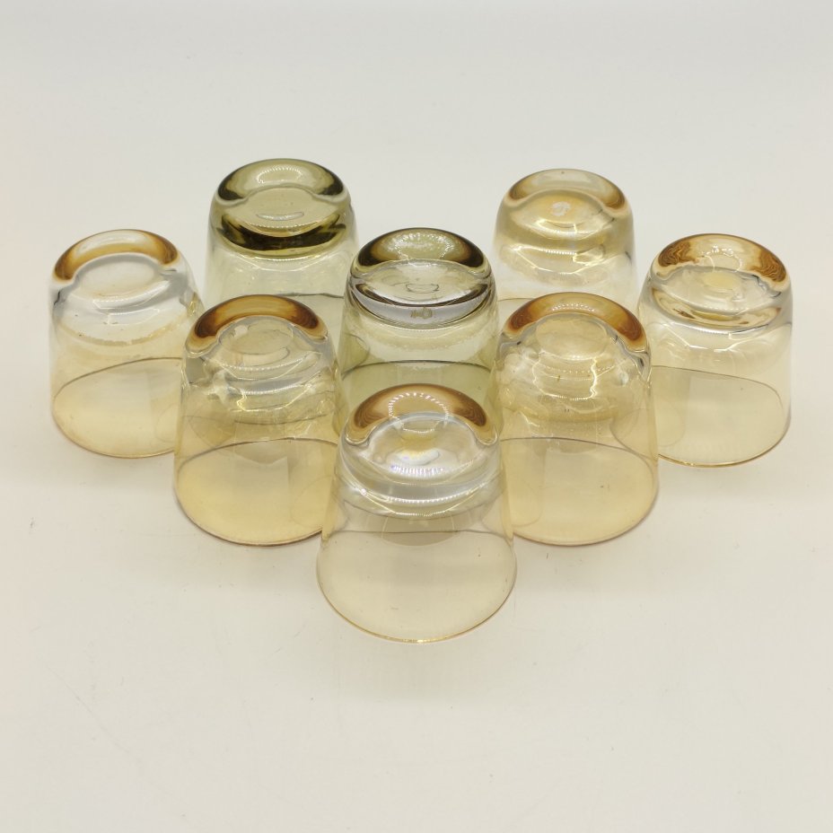 Набор стопок желтого оттенка на 8 персон, цветное стекло, золочение