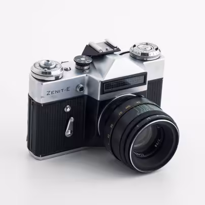 Фотоаппарат "Зенит-Е" с объективом "Гелиос 44" в оригинальном кофре, Красногорский механический завод (КМЗ)
