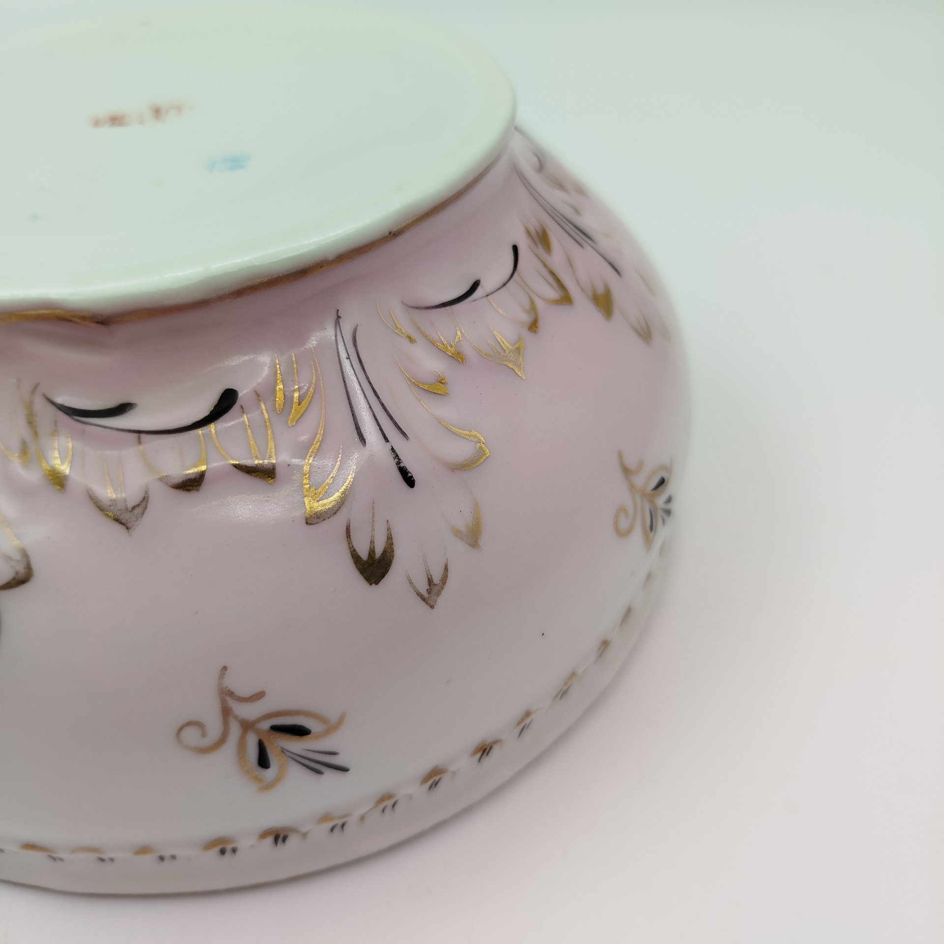 Капельник розового оттенка из сервиза "Барбарис", фарфор, роспись, золочение, Дмитровский фарфоровый завод (ДФЗ Вербилки), СССР, 1960-1980 гг.