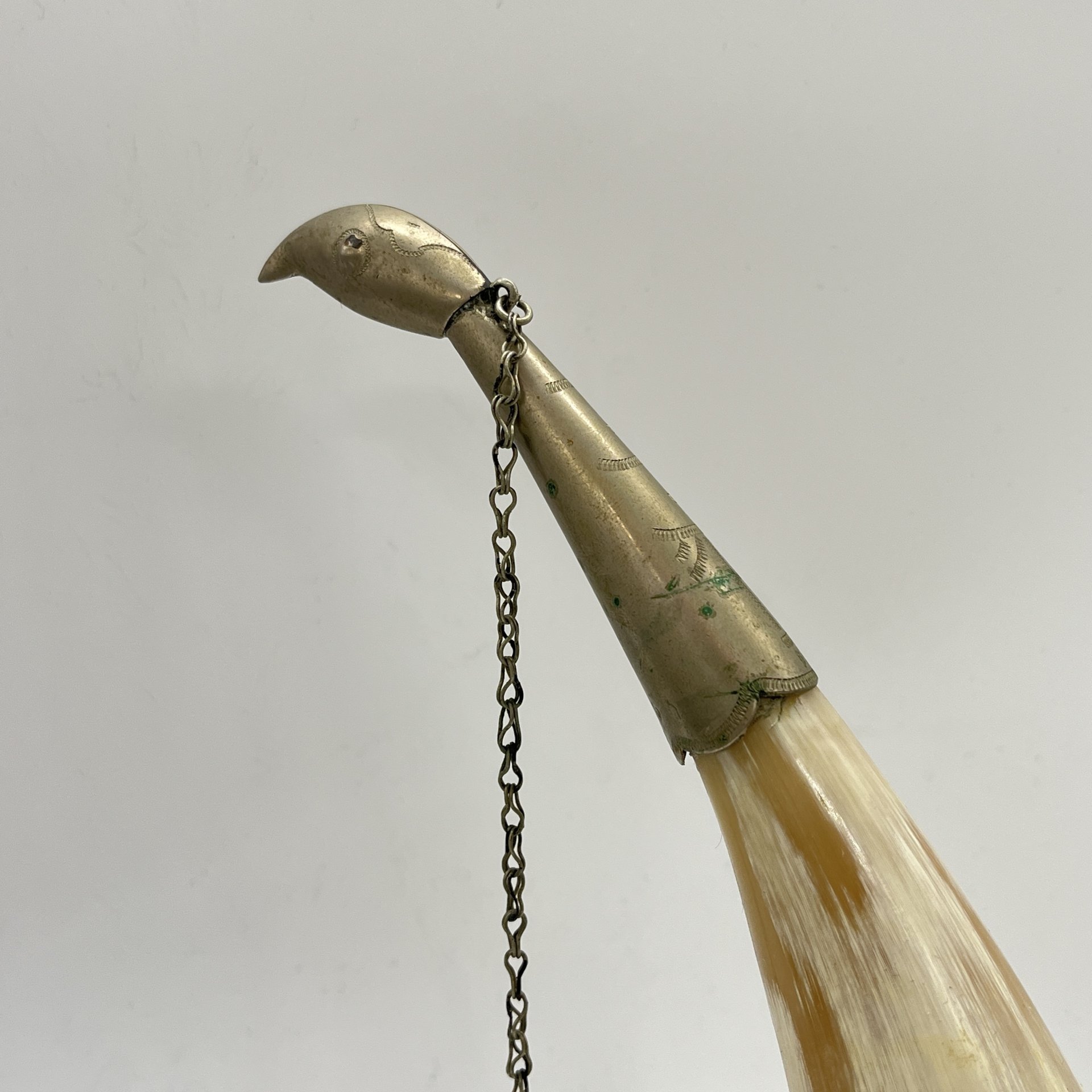 Рог изобилия (кубок для вина) с фигурным навершием