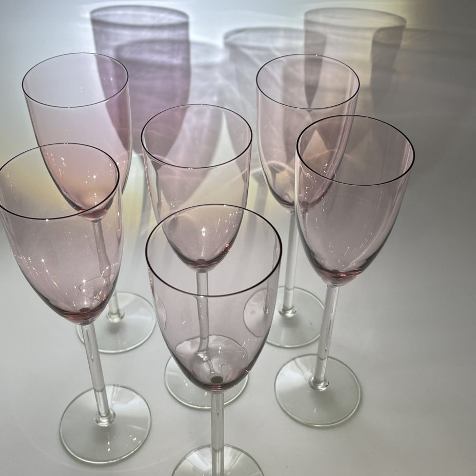 Набор из шести фужеров розового оттенка, стекло, люстр, Калининский стекольный завод «Тверис», СССР, 1970-1990 гг.