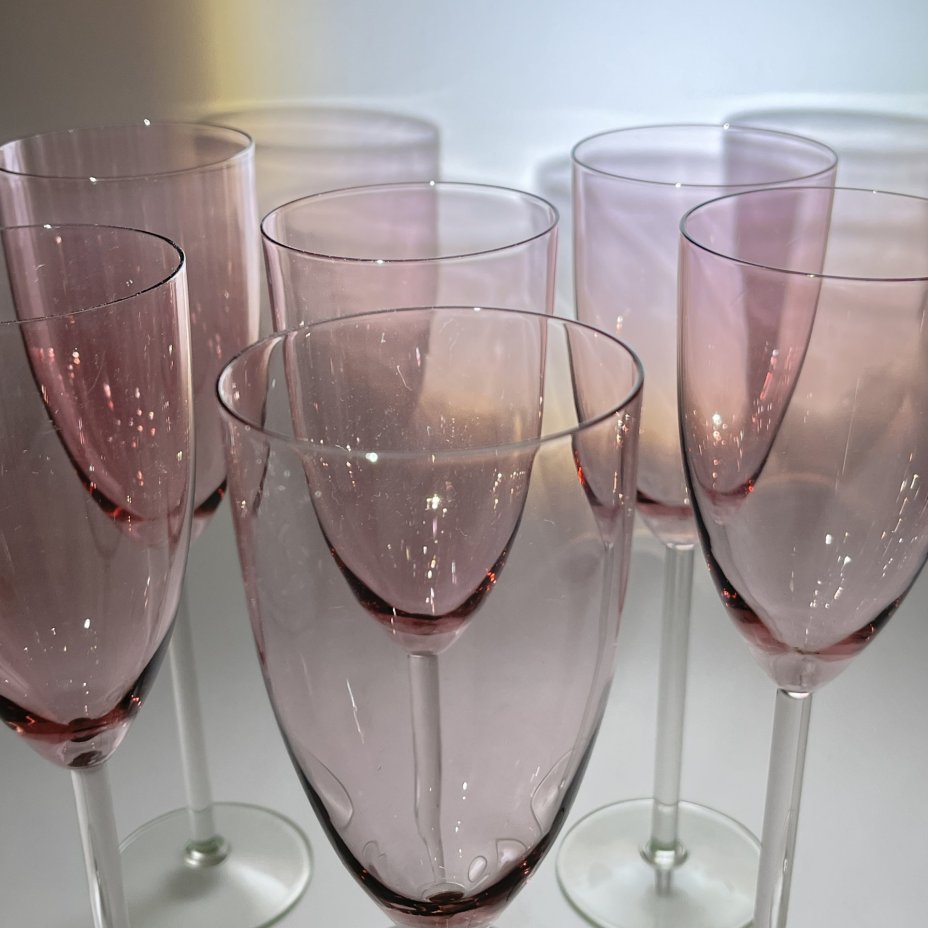 Набор из шести фужеров розового оттенка, стекло, люстр, Калининский стекольный завод «Тверис», СССР, 1970-1990 гг.