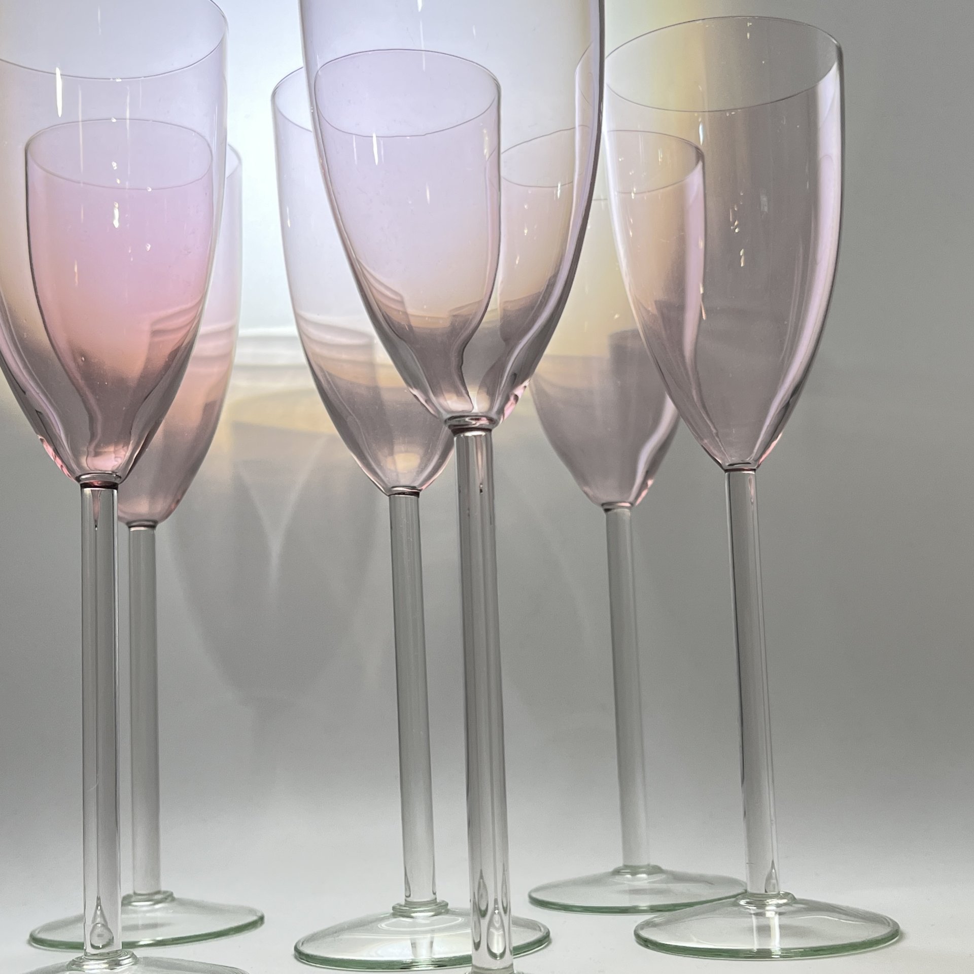 Набор из шести фужеров розового оттенка, стекло, люстр, Калининский стекольный завод «Тверис», СССР, 1970-1990 гг.