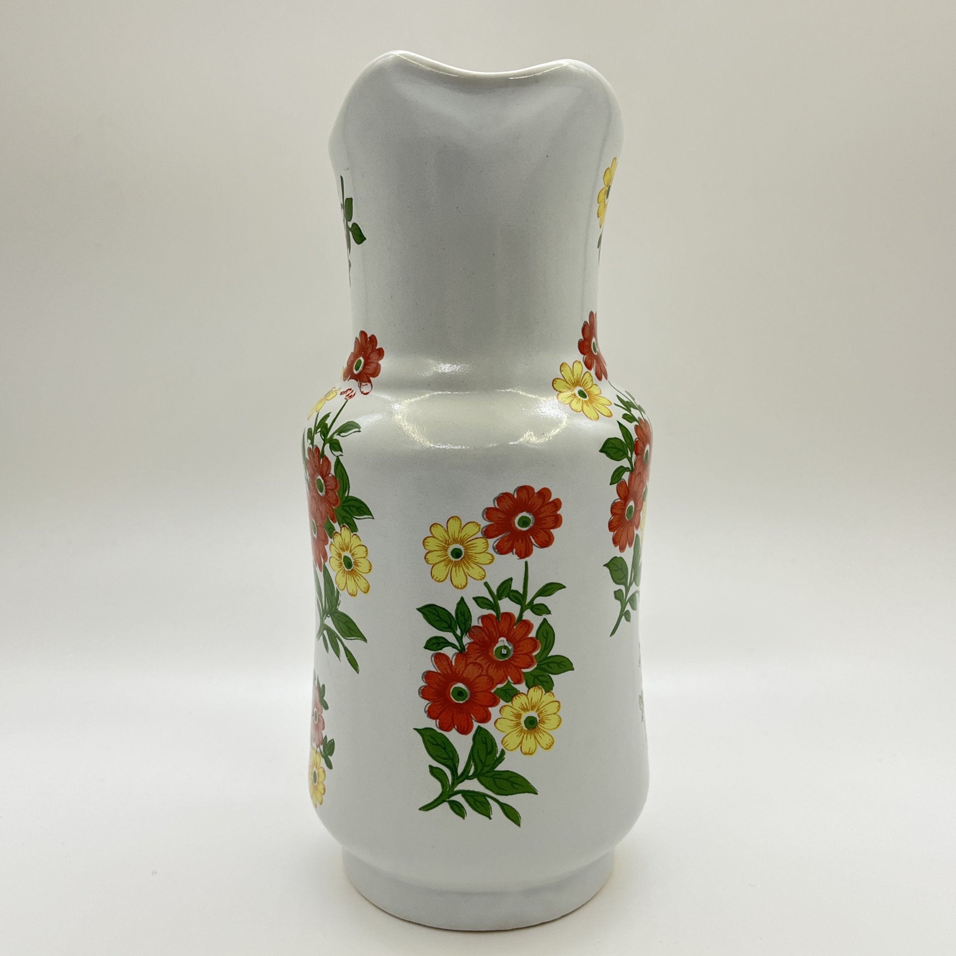 Кувшин, украшенный цветочным декором, фарфор, деколь, СССР, 1970-1990 гг.