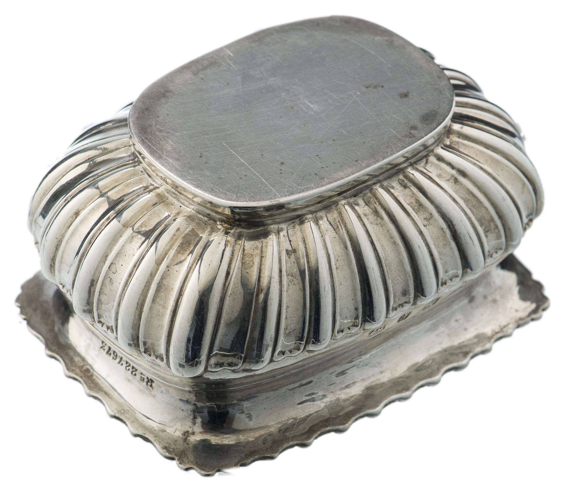 Солонка с фигурным туловом, серебро 925 пр., г.Бирмингем, Великобритания, 1901 г.