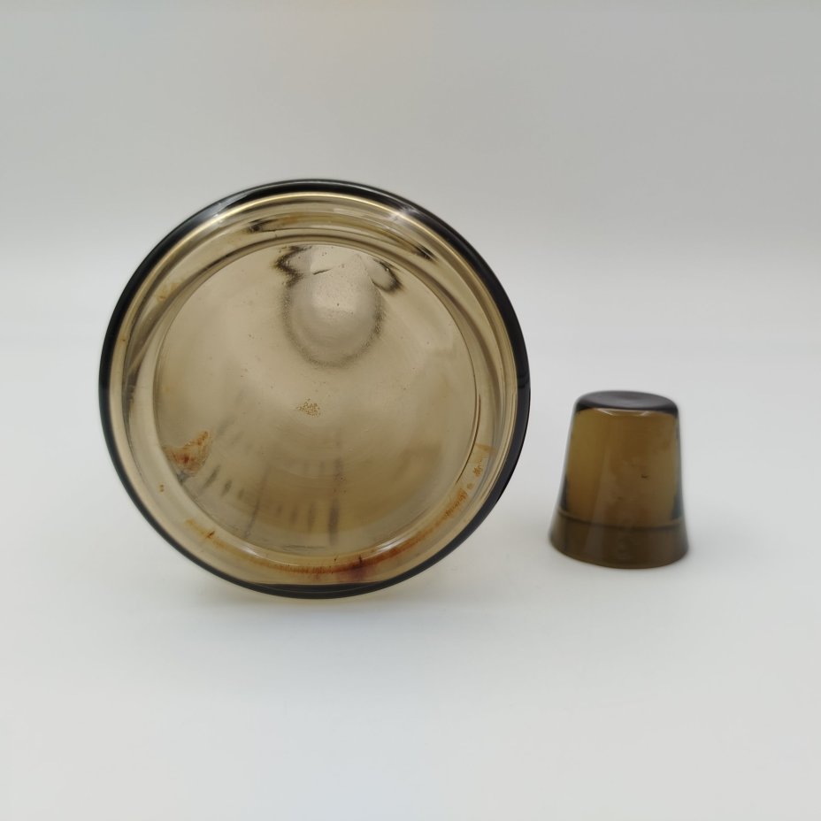 Графин дымчатого цвета с орнаментальным декором, стекло, гравировка, Стекольный завод «Tarbeklaas» (Тарбеклаас), СССР, 1960-1970 гг.