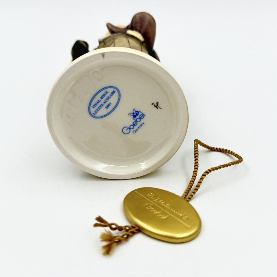 Статуэтка "Секретарь" ("Chef Hello"), фарфор, роспись, Goebel Hummel, Германия, 2001 г., Goebel Hummel