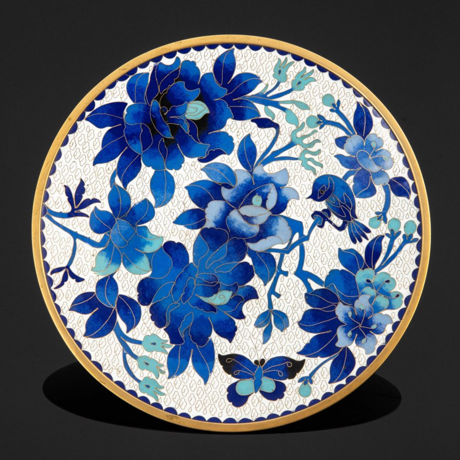 Тарелка декоративная "Птица в цветущем саду" в технике клуазоне, медь, эмаль, золочение, Китай, 1970-1990 гг.