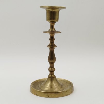 Подсвечник фигурный на круглом основании, для одной свечи, бронза, литьё, Российская империя, 1890-1917 гг.