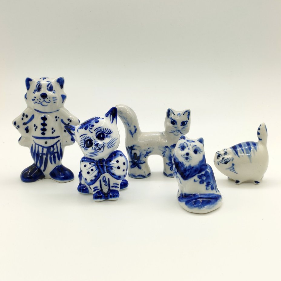 Набор из пяти статуэток "Коты", Гжель, фарфор, роспись, Россия, 1990-2015 гг.