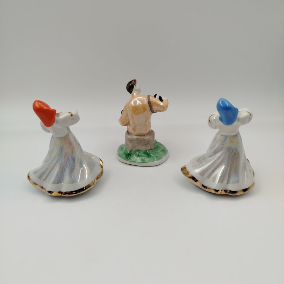 Скульптурная композиция из 3-х статуэток "Русский перепляс", автор А.Д. Бржезицкая, фарфор, роспись, люстр, золочение, Дулевский фарфоровый завод (Дулёво), СССР, 1964 г.