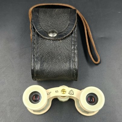 Бинокль театральный в кофре, металл, пластик, стекло, кожа, Лыткаринский завод оптического стекла (ЛЗОС), СССР, 1950-1980 гг.