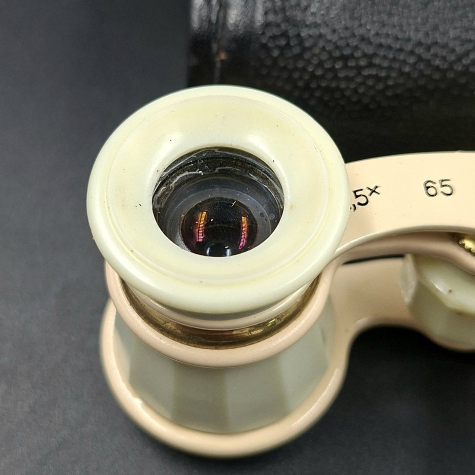 Бинокль театральный в кофре, металл, пластик, стекло, кожа, Лыткаринский завод оптического стекла (ЛЗОС), СССР, 1950-1980 гг.