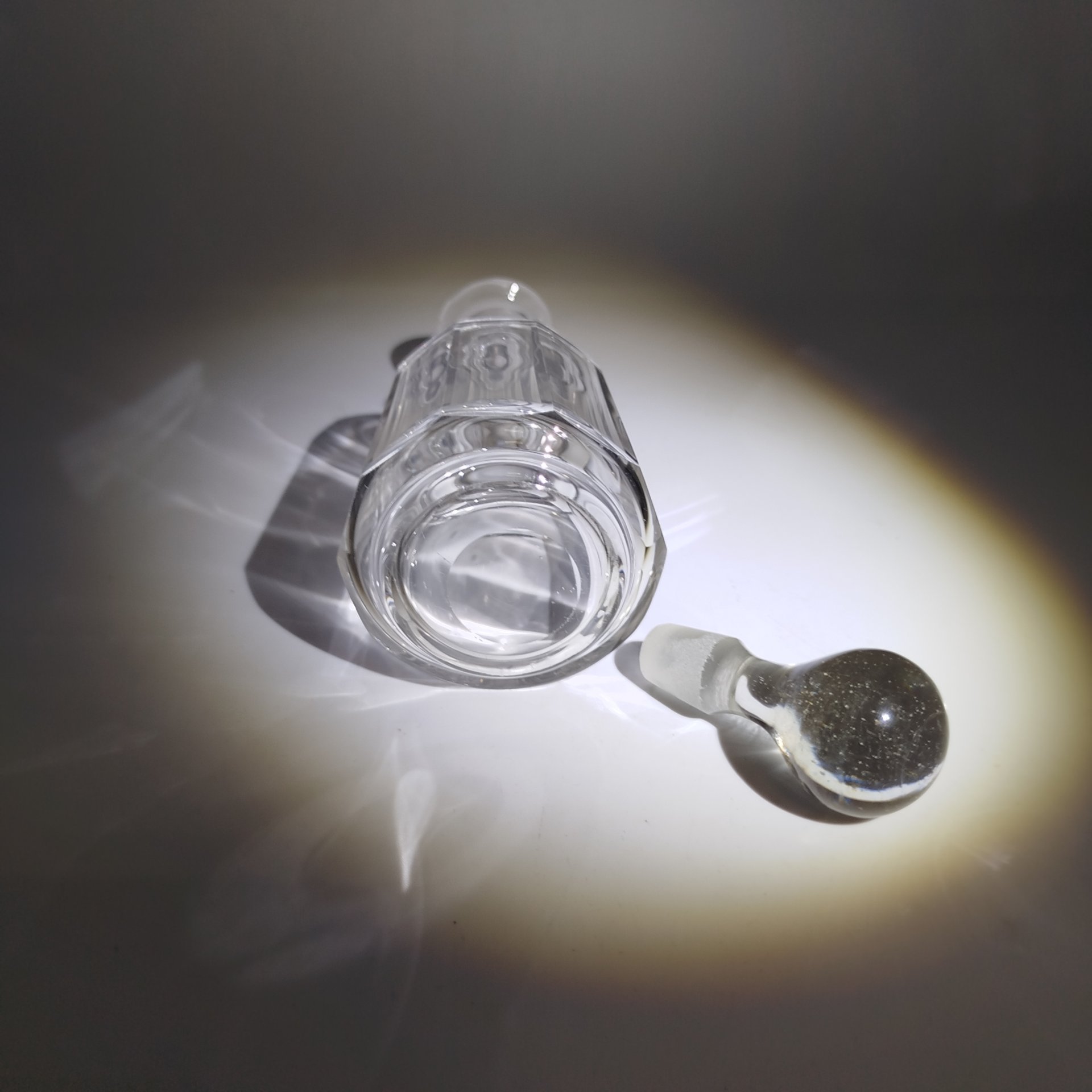 Графин с декором "грань во весь" и с двумя обручами на горловине (маленький), хрусталь, гранение, Акционерное общество Мальцовских заводов, Российская империя, 1880-1917 гг.