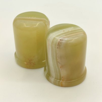 Пара перечниц зеленого оттенка, оникс, резьба