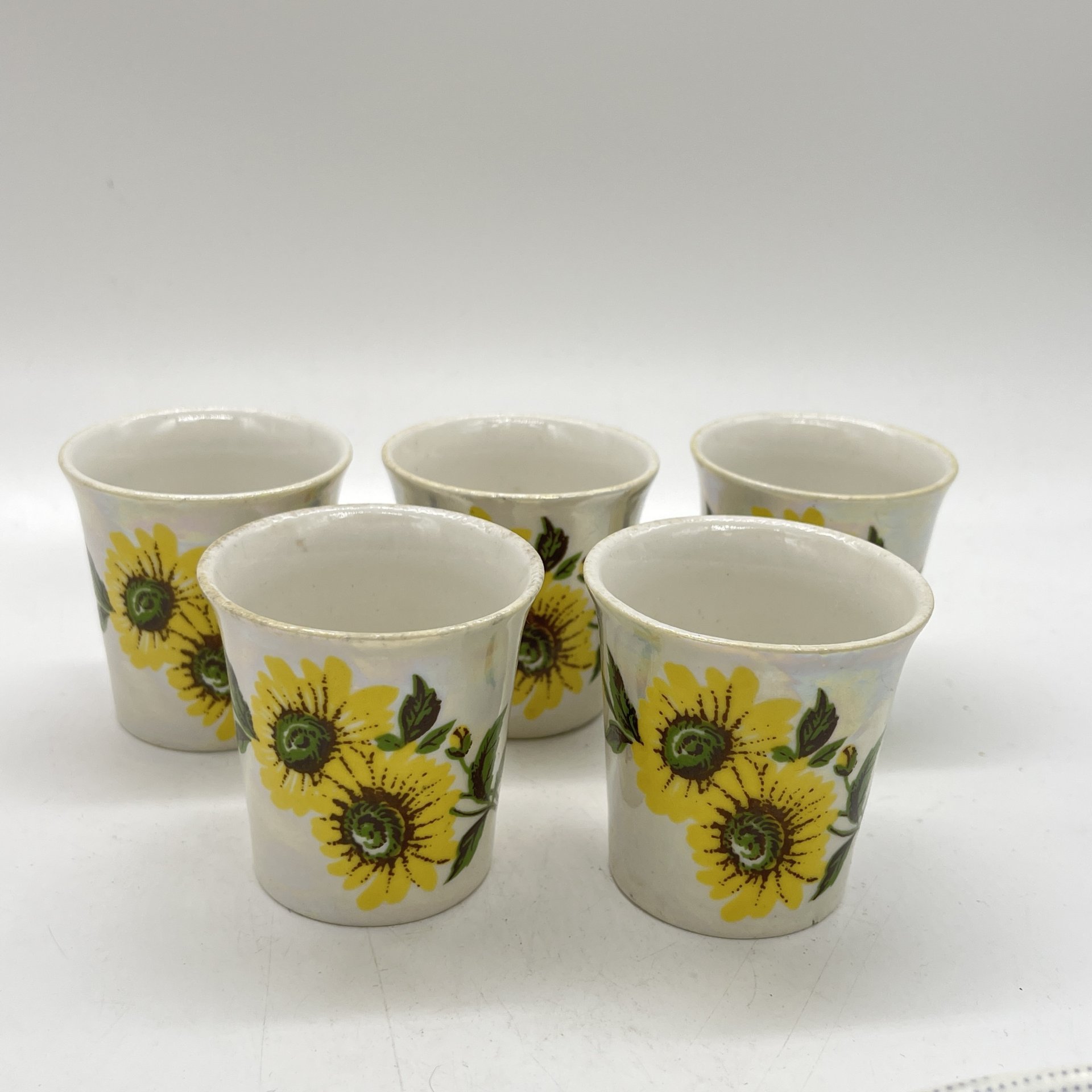 Набор из 5 стопок с декором  "Подсолнухи", фарфор, люстр, деколь, Горьковский ордена Трудового Красного Знамени завод «Орбита», СССР, 1970-1990 гг.