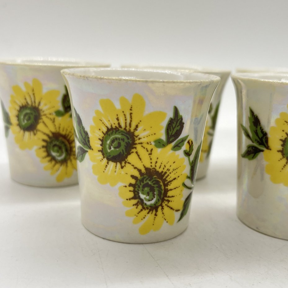 Набор из 5 стопок с декором  "Подсолнухи", фарфор, люстр, деколь, Горьковский ордена Трудового Красного Знамени завод «Орбита», СССР, 1970-1990 гг.