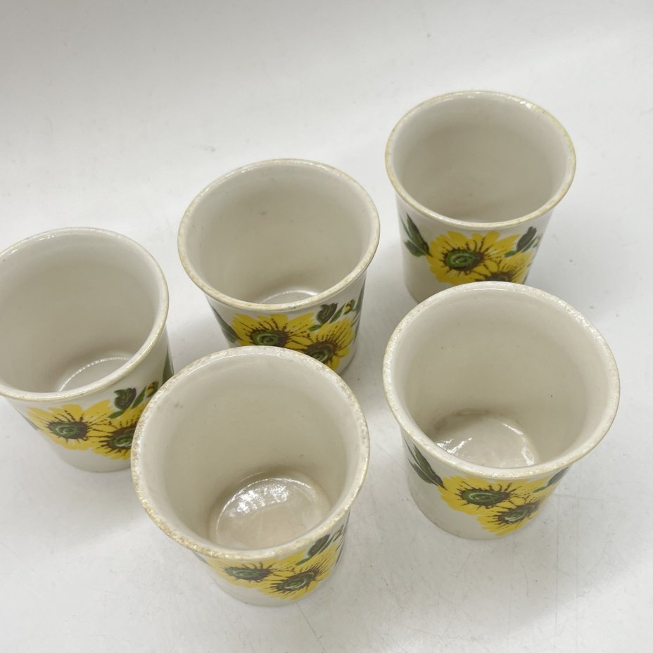 Набор из 5 стопок с декором  "Подсолнухи", фарфор, люстр, деколь, Горьковский ордена Трудового Красного Знамени завод «Орбита», СССР, 1970-1990 гг.