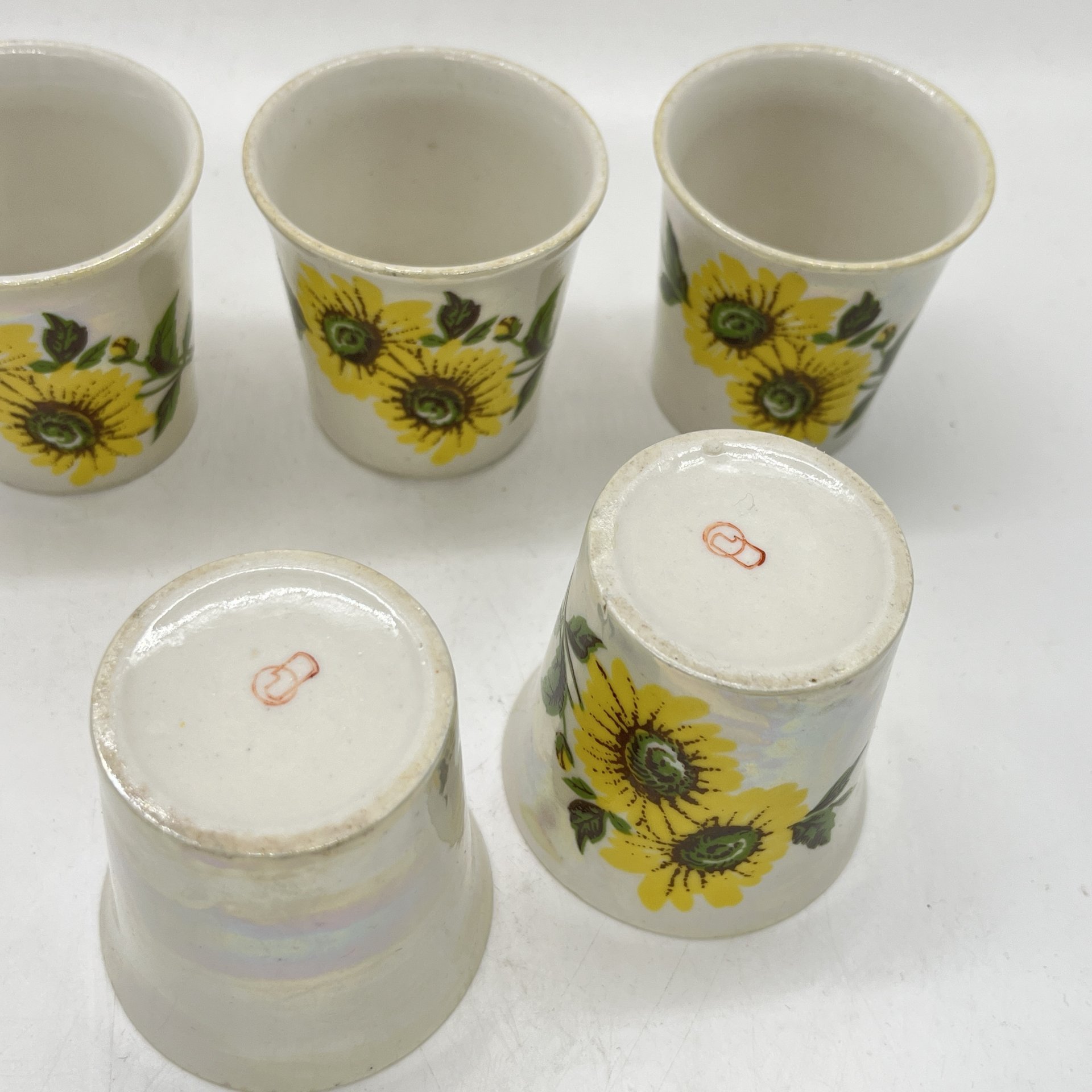 Набор из 5 стопок с декором  "Подсолнухи", фарфор, люстр, деколь, Горьковский ордена Трудового Красного Знамени завод «Орбита», СССР, 1970-1990 гг.