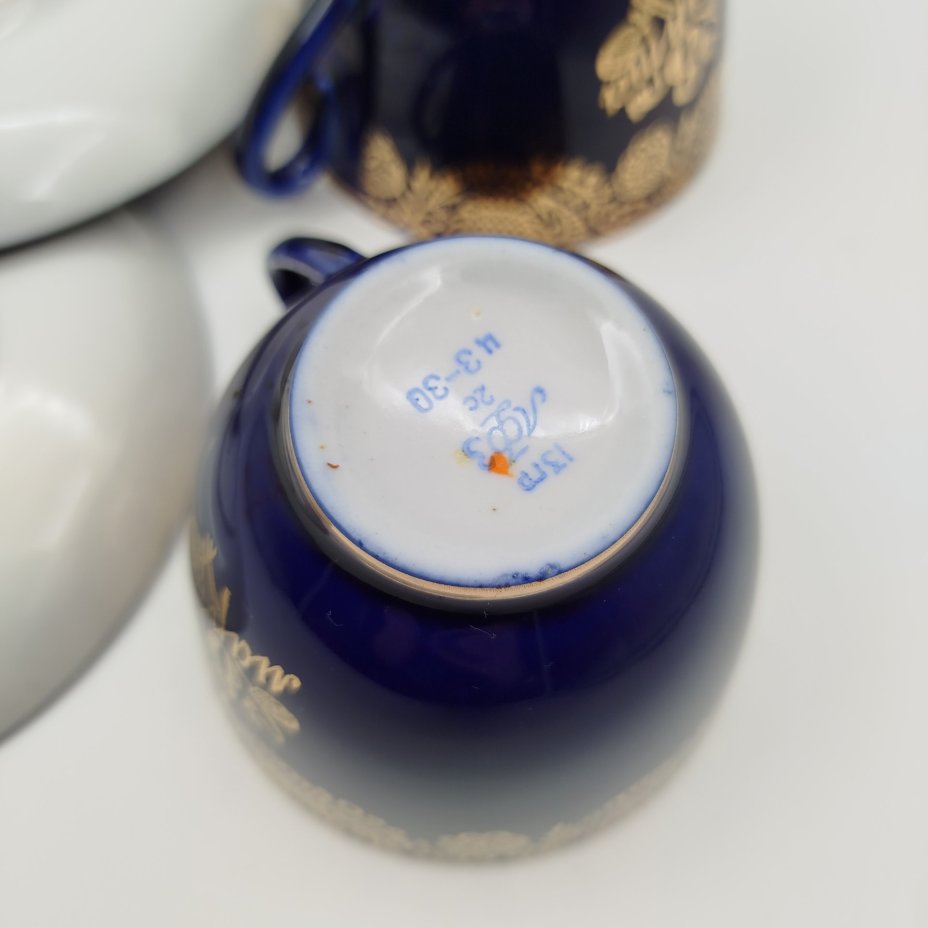 Пара чайная "8 марта", фарфор, крытье кобальтом, золочение, Ленинградский фарфоровый завод (ЛФЗ), СССР, 1960-1992 гг.