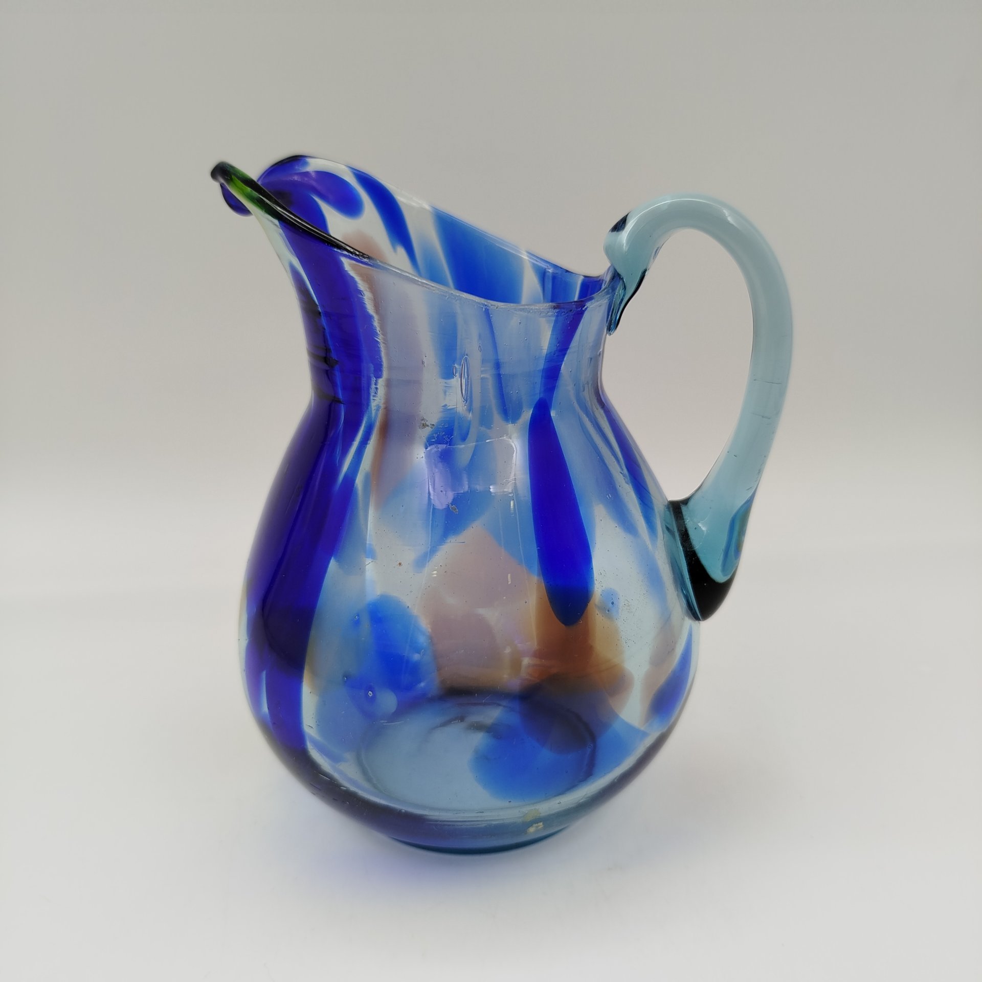 Кувшин миниатюрный сине-голубого оттенка, стекло, СССР, 1970-1990 гг.