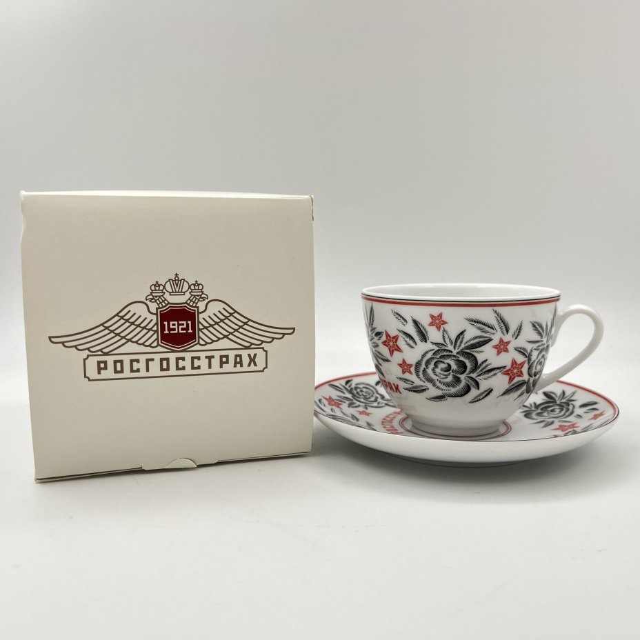 Пара чайная "Росгосстрах", украшенная изображением цветов и звезд, в оригинальной коробке, дизайн Ulyana Sergeenko