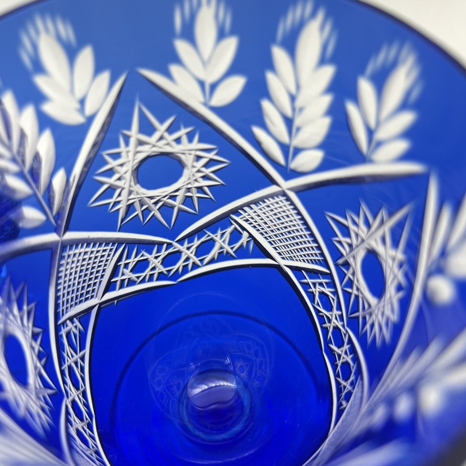 Пара бокалов на ножках с декором в виде колосков, стекло, нацвет, алмазная грань, Дятьковский хрустальный завод, СССР, 1960-1980 гг.